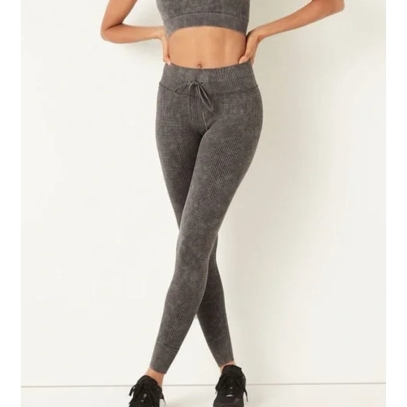 Victoria’s Secret PINK ACTIVE Waffle Joggers in Gray, Size S - Picture 1 of 8